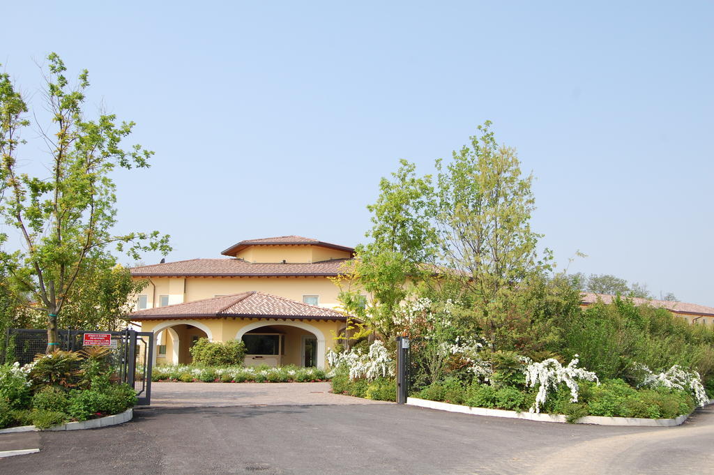 Calcinate Hotel Motel Gold מראה חיצוני תמונה