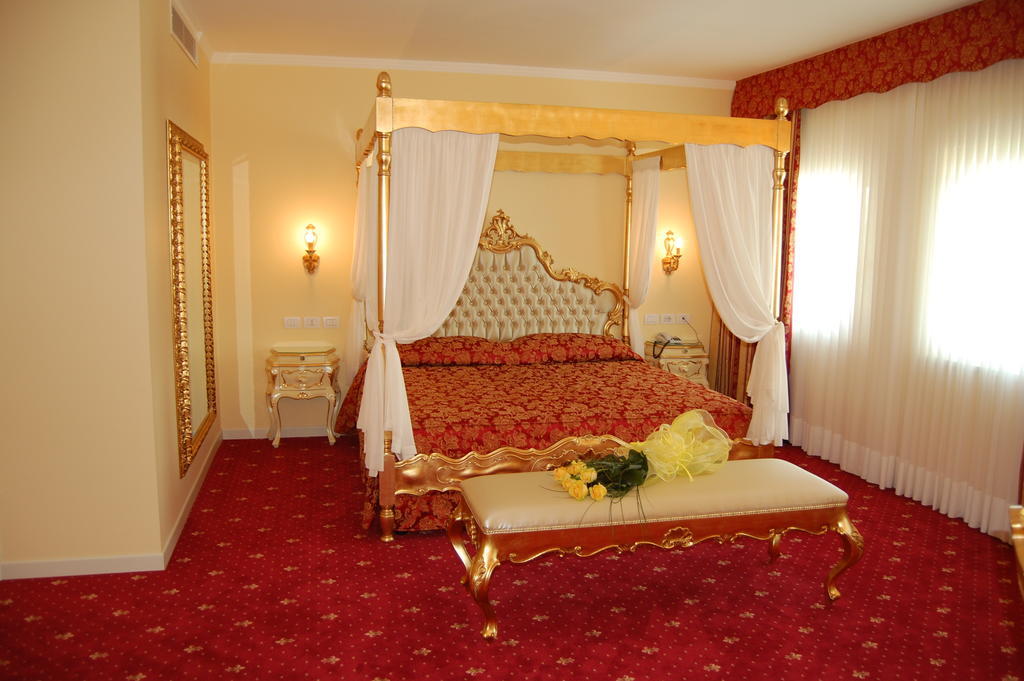 Calcinate Hotel Motel Gold חדר תמונה
