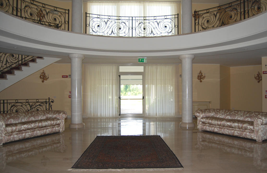 Calcinate Hotel Motel Gold מראה חיצוני תמונה