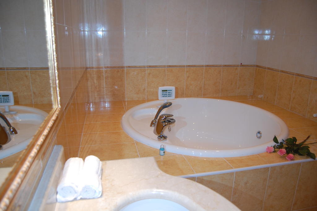 Calcinate Hotel Motel Gold מראה חיצוני תמונה