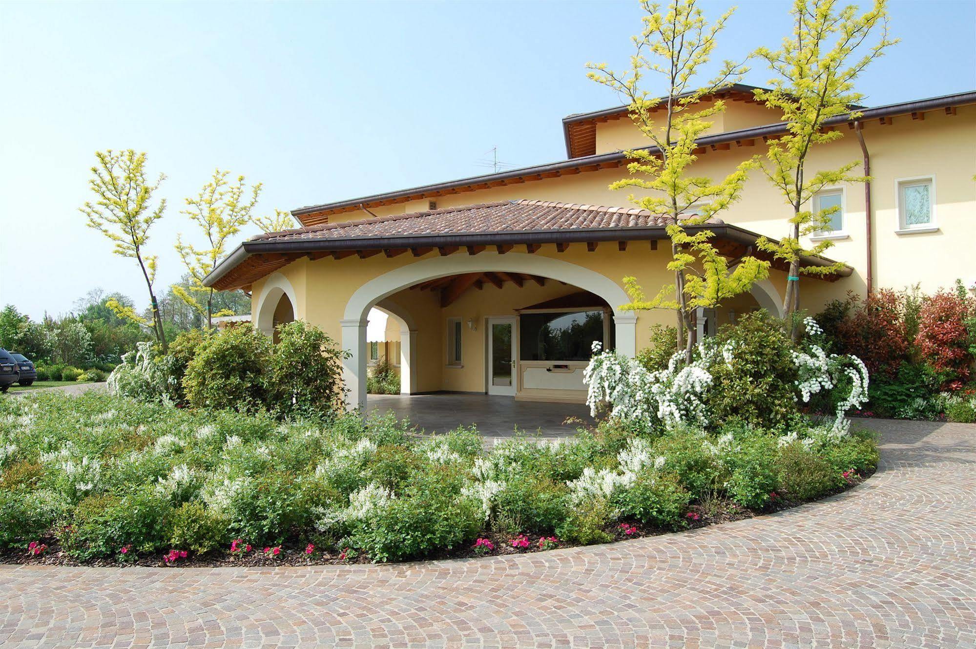 Calcinate Hotel Motel Gold מראה חיצוני תמונה