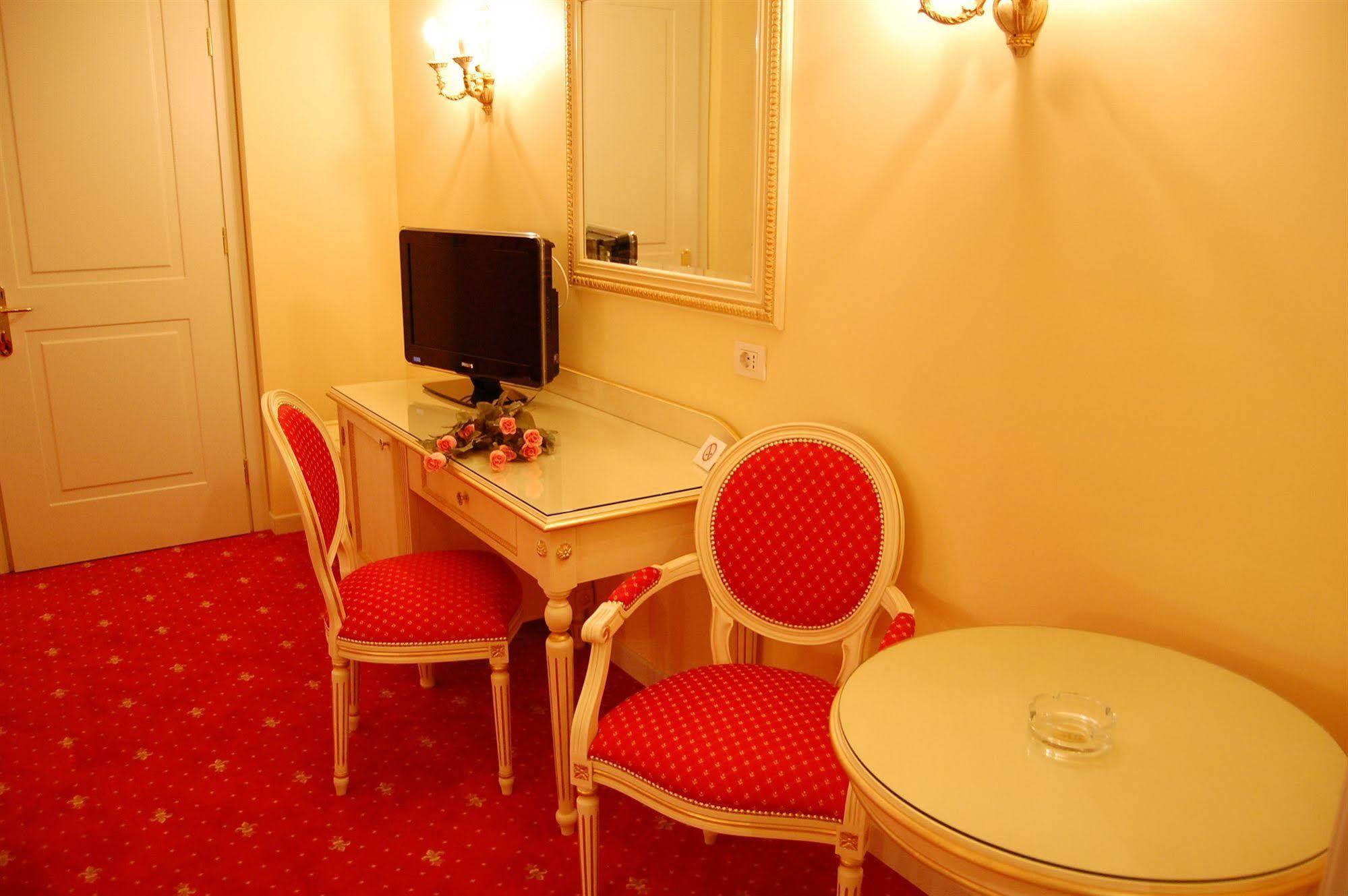 Calcinate Hotel Motel Gold מראה חיצוני תמונה