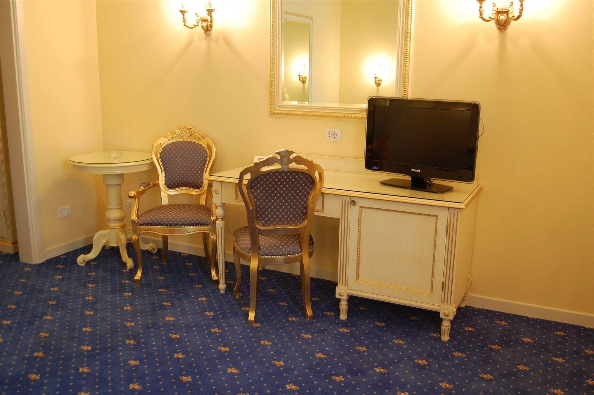 Calcinate Hotel Motel Gold מראה חיצוני תמונה