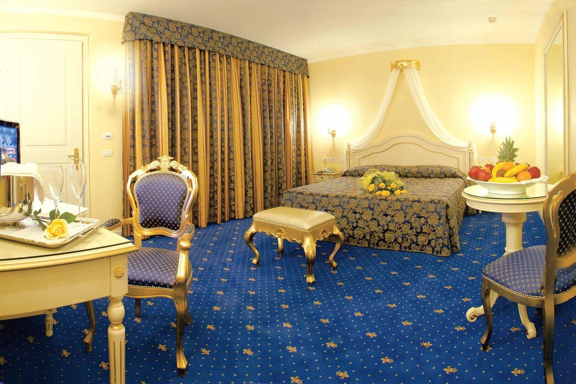 Calcinate Hotel Motel Gold מראה חיצוני תמונה