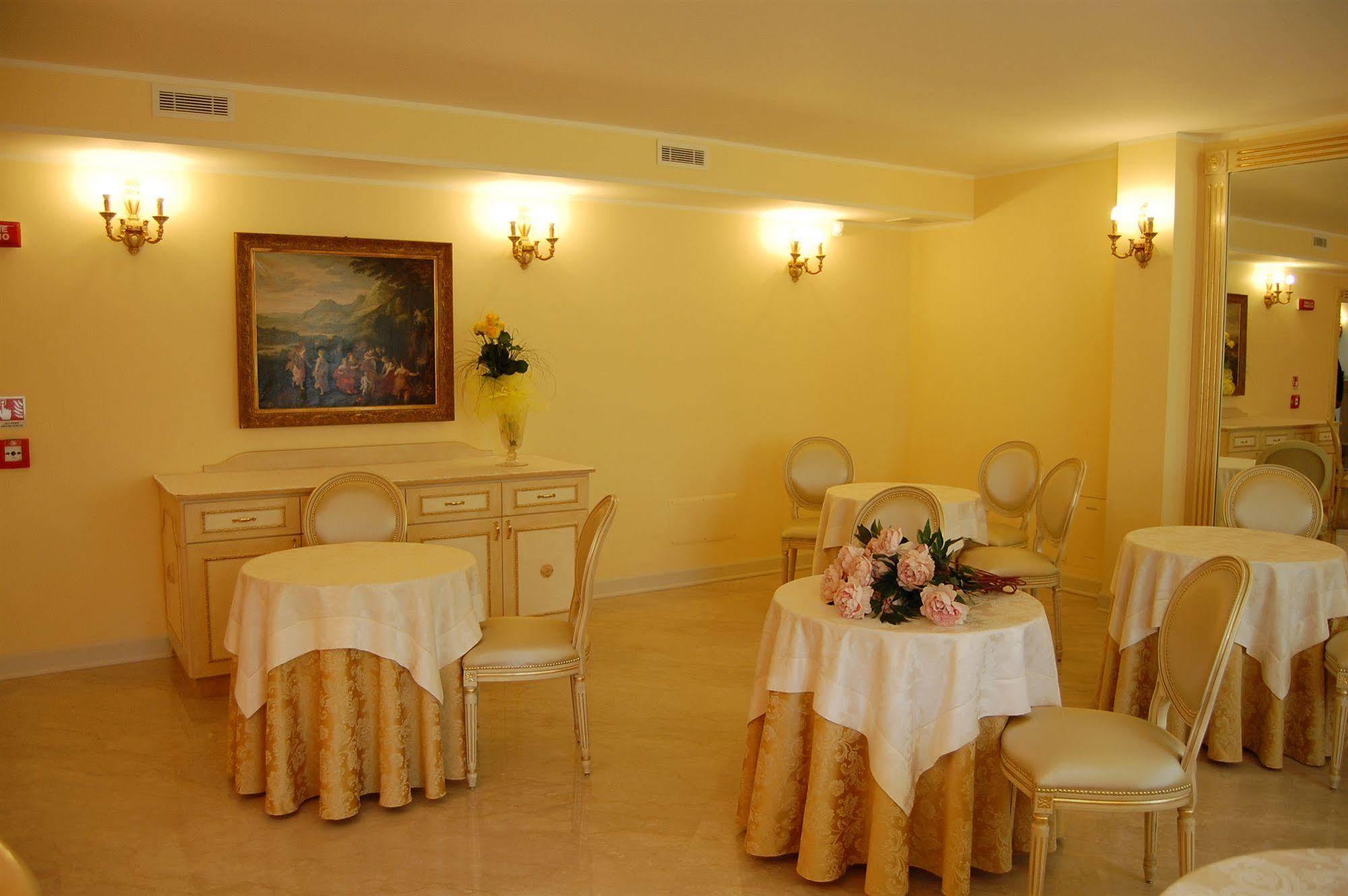 Calcinate Hotel Motel Gold מראה חיצוני תמונה