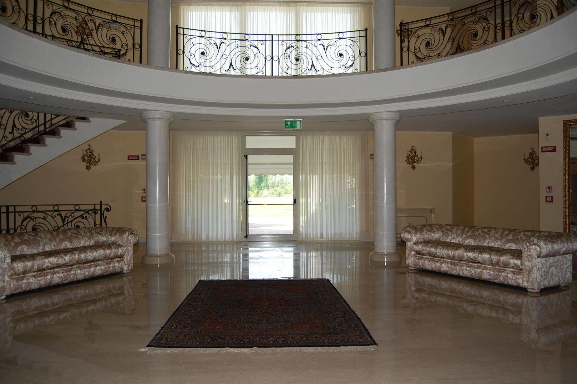 Calcinate Hotel Motel Gold מראה חיצוני תמונה